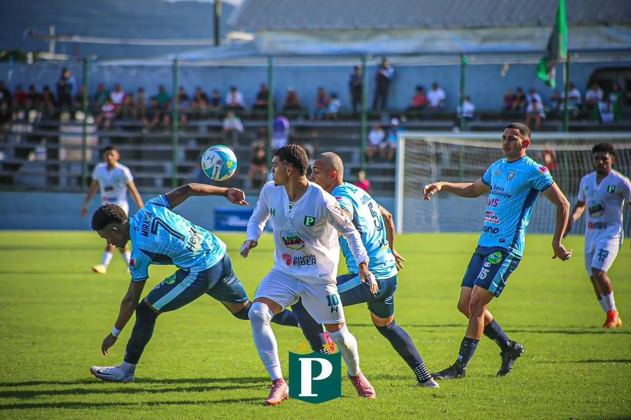 Génesis FC frente a Platense